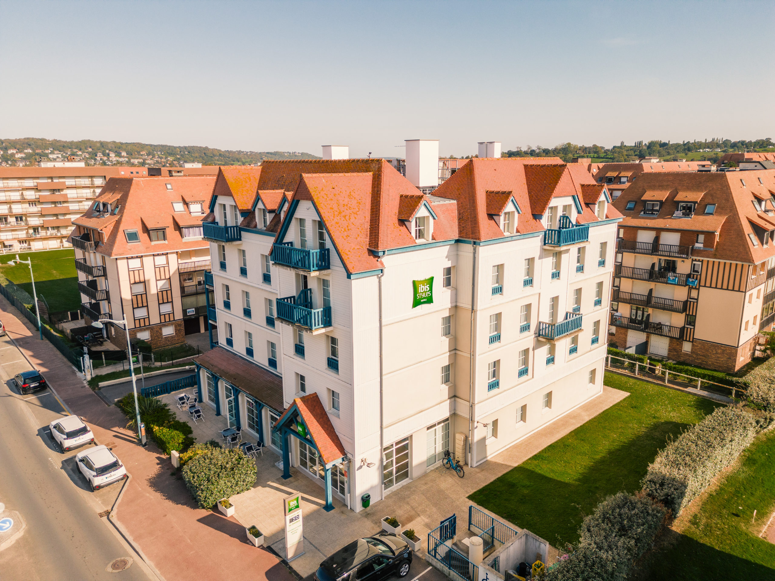 Facade- Ibis Styles Deauville villers sur mer - Page d'accueil - Home page